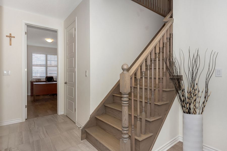 4 Bedroom Detach Home for Sale in Waterdown, Hamilton