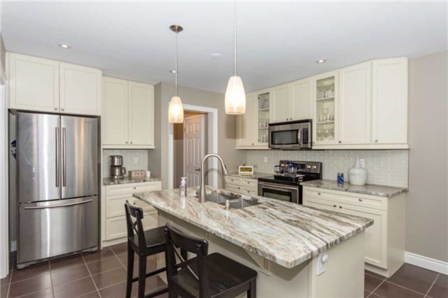 3 Bedroom Detach Home For Sale in Wilmott, Milton