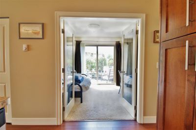 Bright Townhome in Awsome Location!