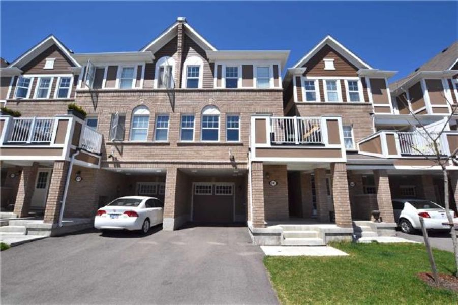 3 Bedroom Village Town House For Sale in Clarke, Milton