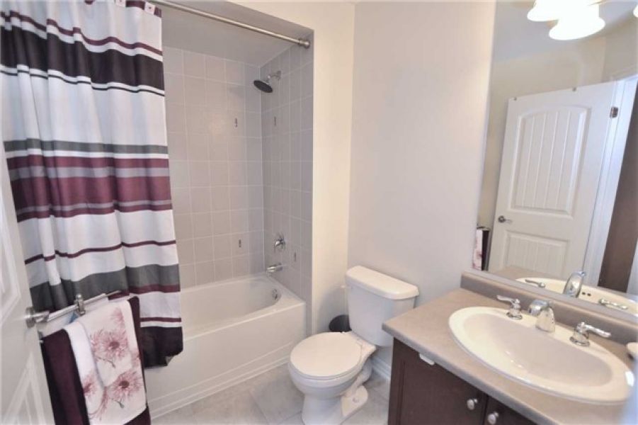 3 Bedroom Town Home for Sale in Scott, Milton