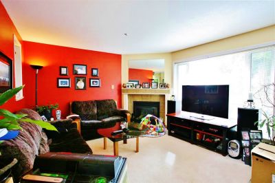 Ideal Townhome with Daycare!!