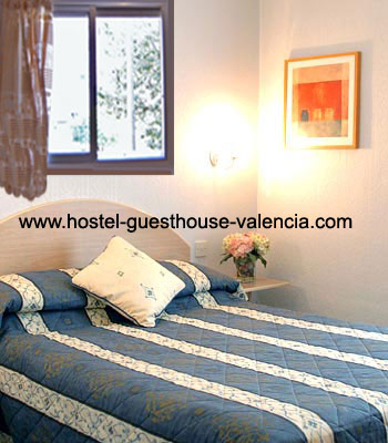 Cheap Rooms for las fallas Valencia only 30€/night for one person