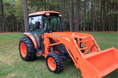 = $11,300 US = 2009 Kubota L3940 HSTC w/ Cab, LA724 Loader 4WD