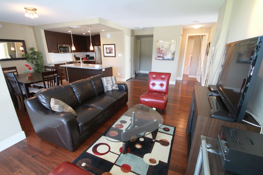 Fully Furnish Suite Avail Week & Montyhly