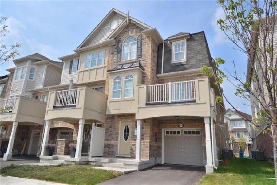 3 Bedroom Moonseed End Unit Freehold Mattamy Townhouse for Sale