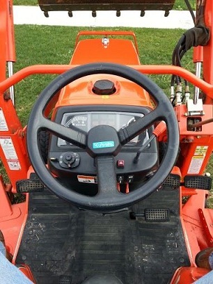 2003 Kubota B2410 TLB 4WD