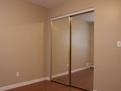 Parkhill Stanley Park Condo for Sale: 5 3820 Parkhill PL SW