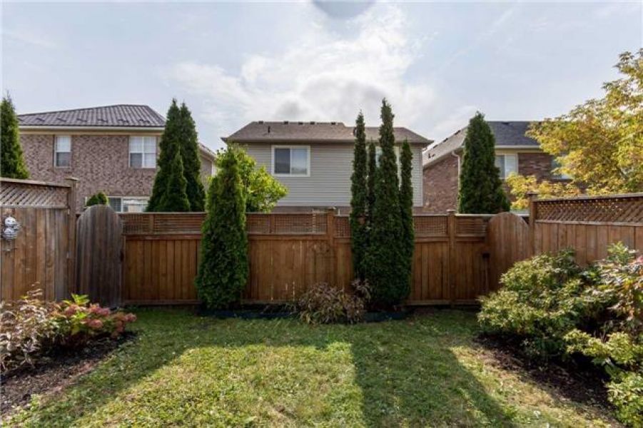 3 Bedroom Town House For Sale in Clarke, Milton 