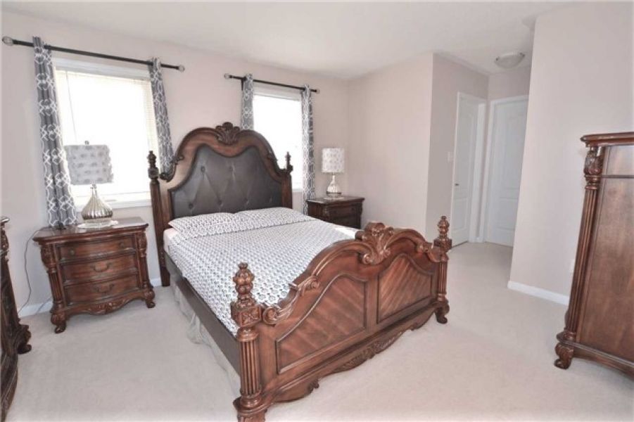 3 Bedroom Detached Home For Sale in Clarke, Milton