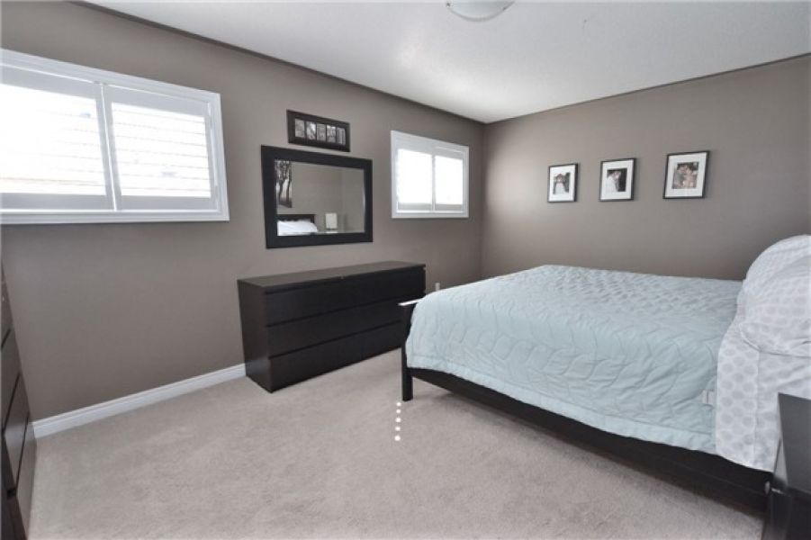 3 Bedroom Detach Home for Sale in Dempsey, Milton