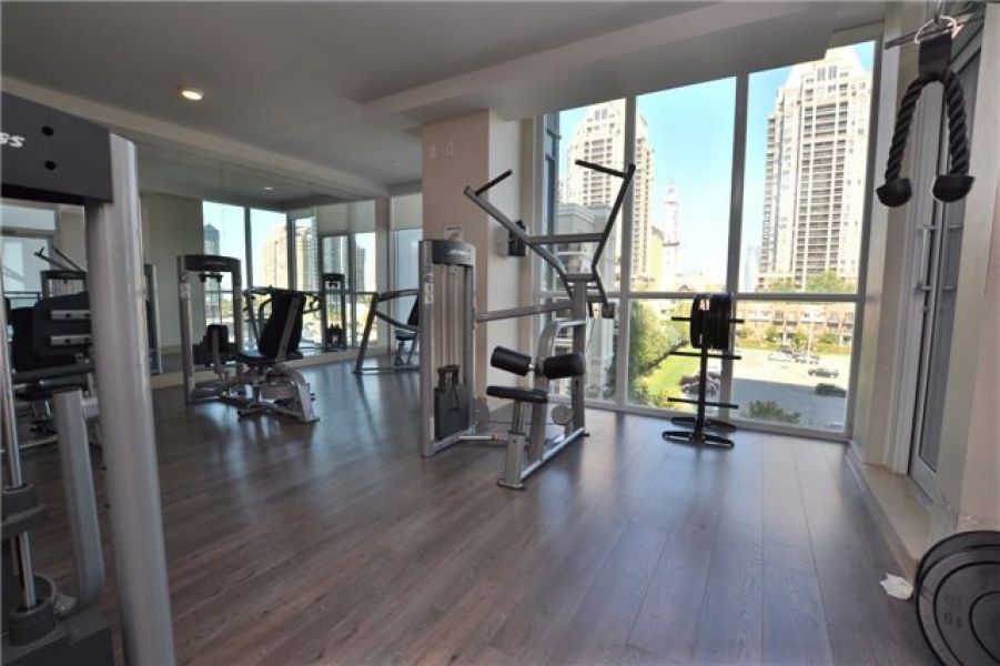 1 Bedroom Condo Apartment for Sale in City Centre, Mississauga
