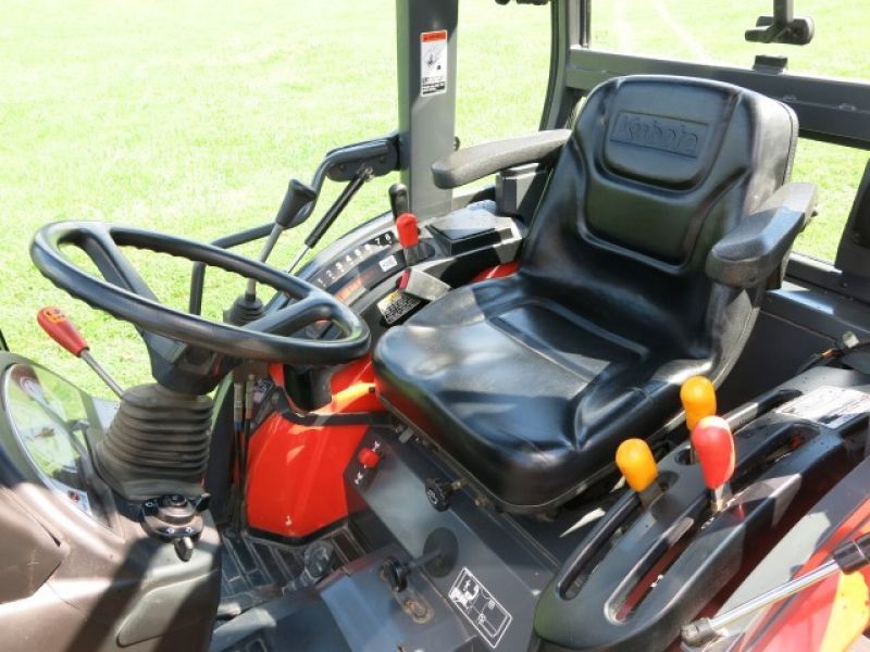 2008 Kubota B3030 4x4 Cab, Loader, Mower, Blade