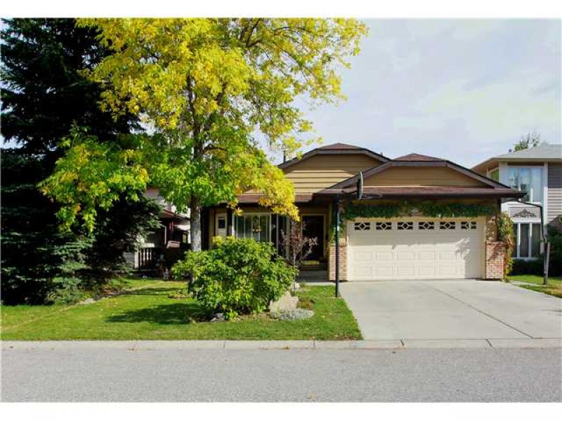 Deer Run House for Sale: 88 Deermoss CR SE Calgary