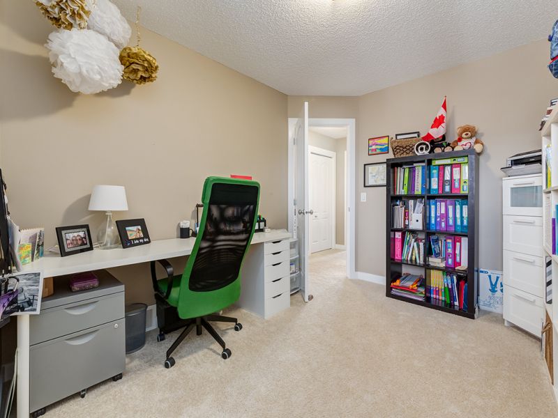 Heartland Townhouse for Sale: 162 Clydesdale WY, Cochrane