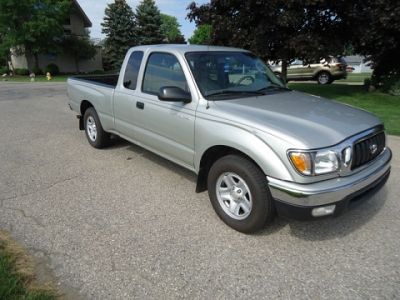 2004 Toyota Tacoma SR5 Extended Cab Pickup 2.4L