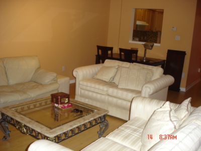 2 storey condo townhouse at Yonge/16th $369000 only