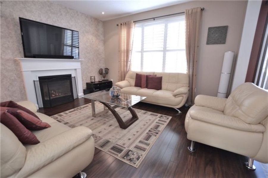 3 Bedroom Detached Home for Sale in Coates, Milton