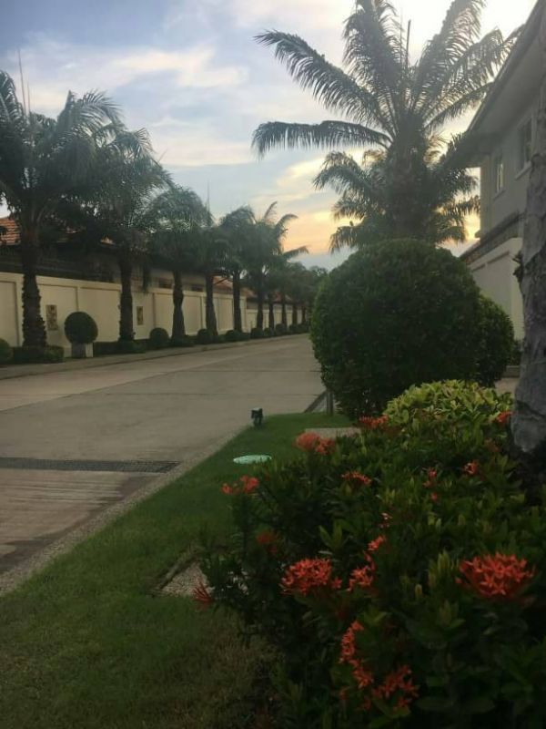 Pattaya 628 Sqm Land in Majestic Residence near Beach