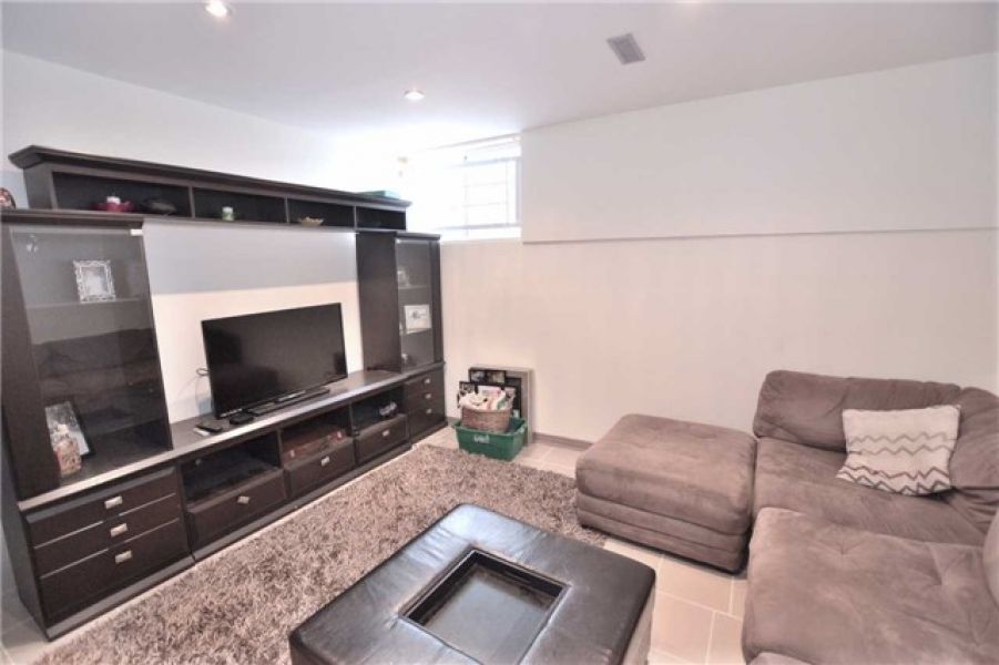 3+1 Bedroom Semi Detached Home for Sale in Beaty, Milton