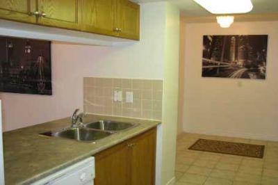 2 - Bedroom Condo In Thornhill Markham