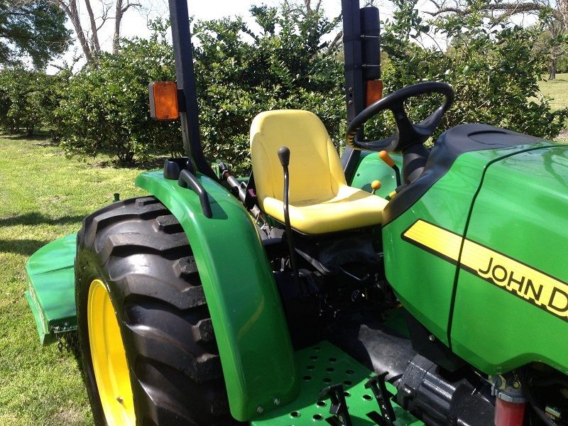 2013 John Deere 4105 4WD Tractor w/ Mower