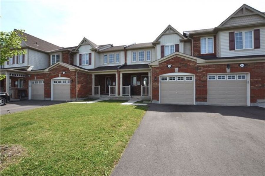 3 Bedroom Town house For Sale in Harrison, Milton