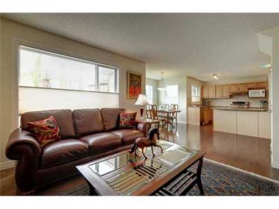 West Springs House for Sale: 513 Wentworth PL SW