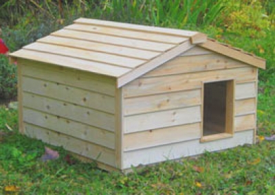 Cedar Large Outdoor Pet House from CozyCatfurniture.com - Free Shipping