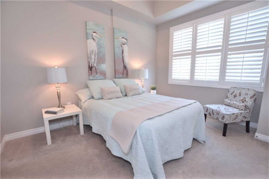 1+1 Bedroom Condo Town House for Sale in Uptown Core, Oakville 