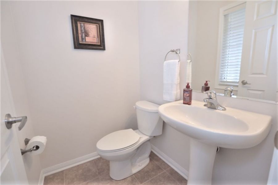 3 Bedroom Town house For Sale in Harrison, Milton