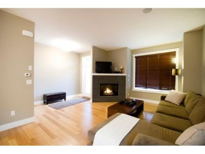 Parkdale Condo for Sale: 1 521 34 ST NW