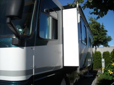1999 Monaco Diplomat 38Ft Motorhome