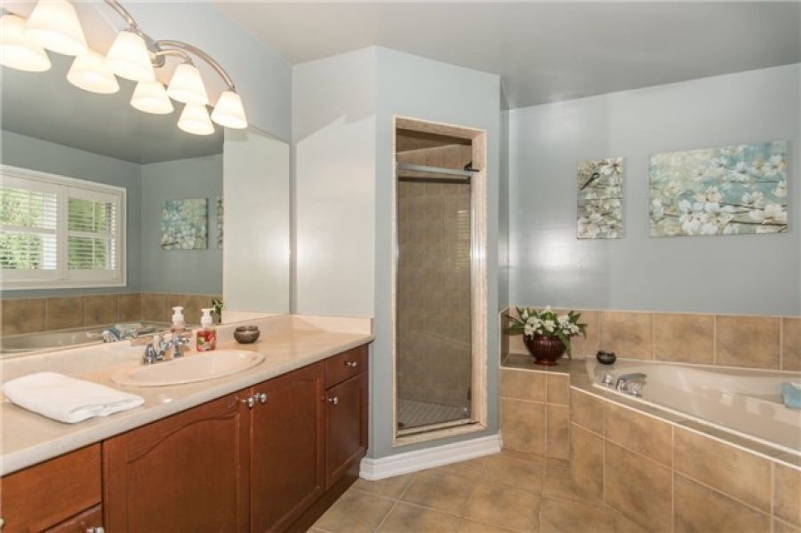 4 Bedroom Detached Home for Sale in Clarke, Milton