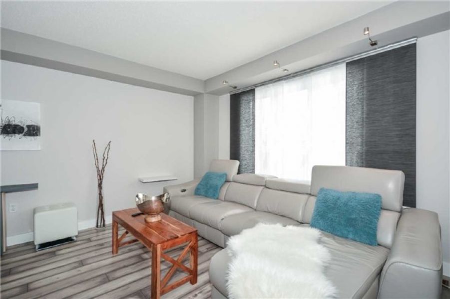 3 Bedroom Town Home for Sale in Sandringham-Wellington, Brampton 