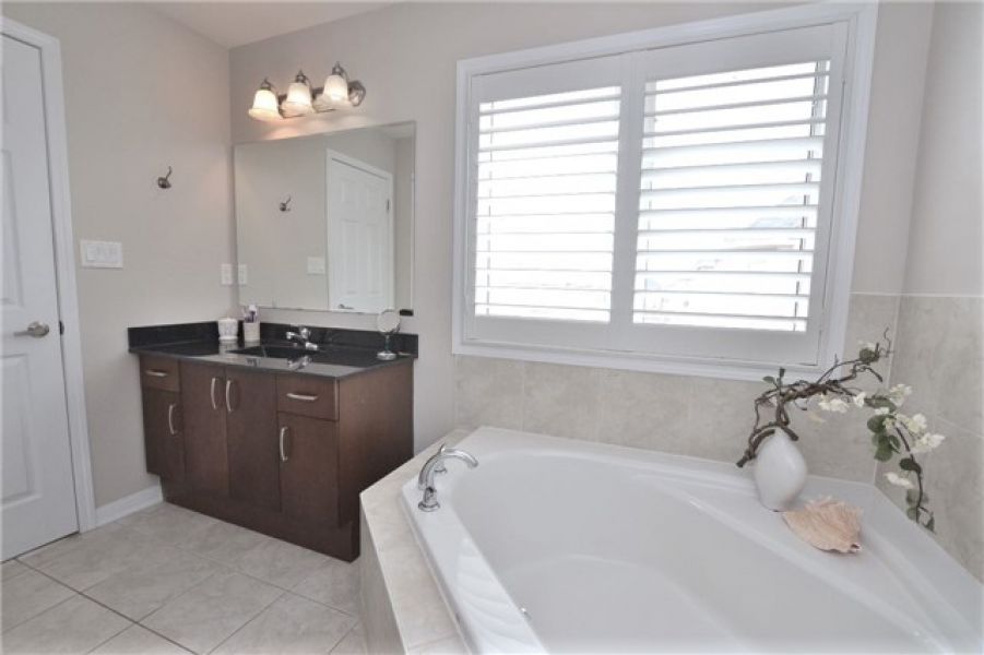 4 Bedroom Detach Home for Sale in Harrison, Milton