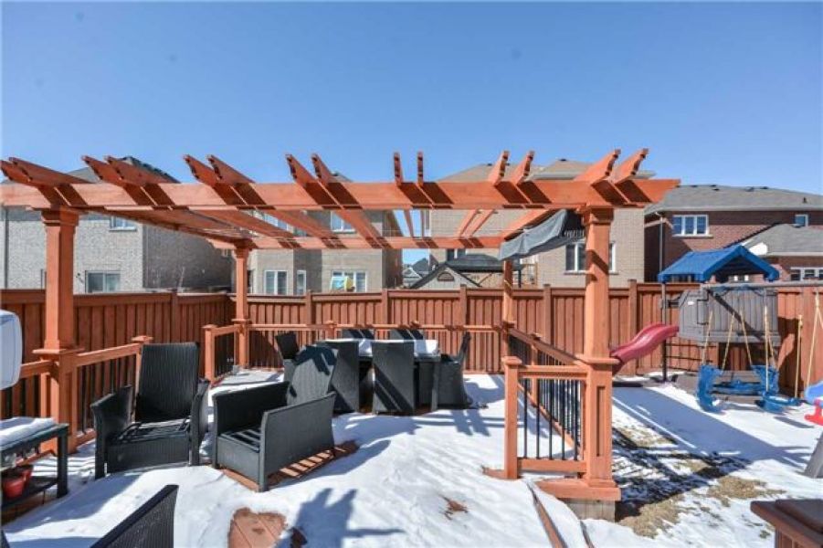 4 Bedroom Detached Home for Sale in Willmott, Milton