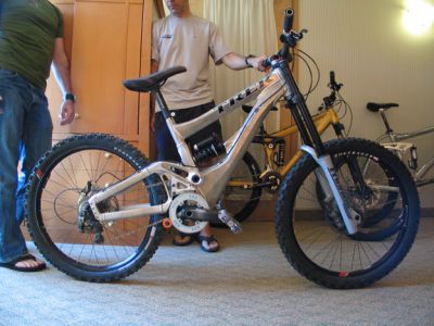 NEW 2010 Specialized Stumpjumper Comp Mountain Bike $1,000