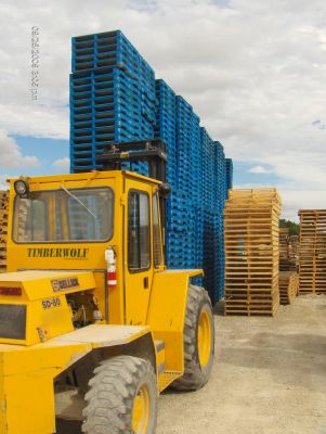 RECYCL;ED PALLETS SKID NEW USED LARGEST SELECTION