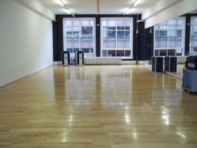 STUDIO SPACE FOR RENT BY HOUR/ STUDIO A LOUER PAR HEURE 