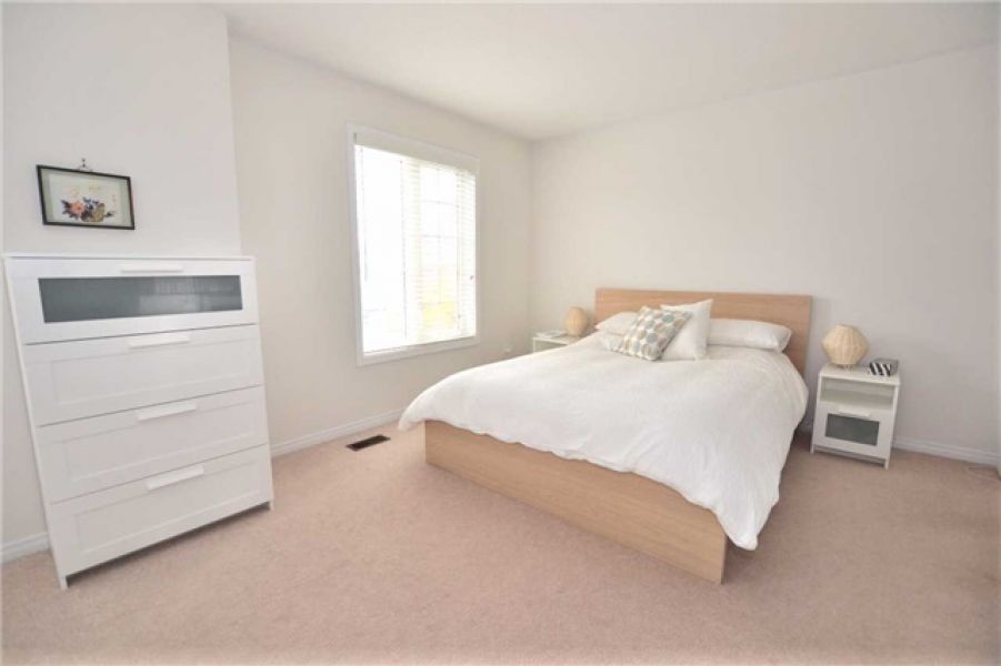 3 Bedroom End Unit Condo Town For Sale in Willmont, Milton