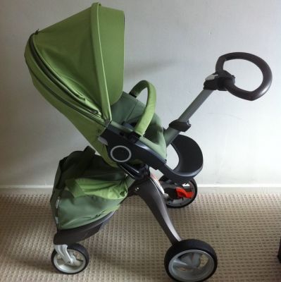 Brand new stokke Xplory complete baby stroller ….$400.00USD