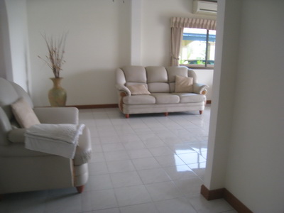 Thailand Pattaya 2 Bedroom Bargain Villa inside Estate